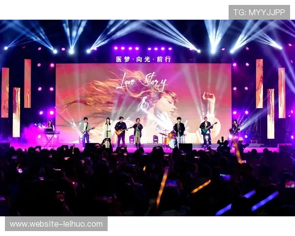 全国极限大赛颁奖典礼：摇滚乐手与极限选手同台诠释自由