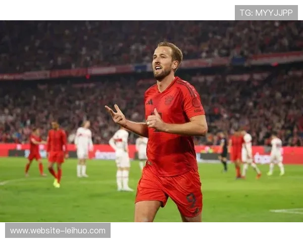 凯恩中柱遗憾错失进球，拜仁下半场持续施压