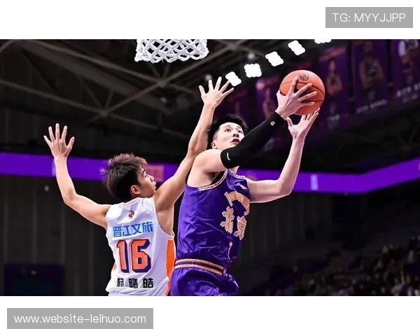 福建队曾凌铉命中6记三分,角色球员改变比赛走势 福建队曾凌铉命中6记三分,角色球员改变比赛走势